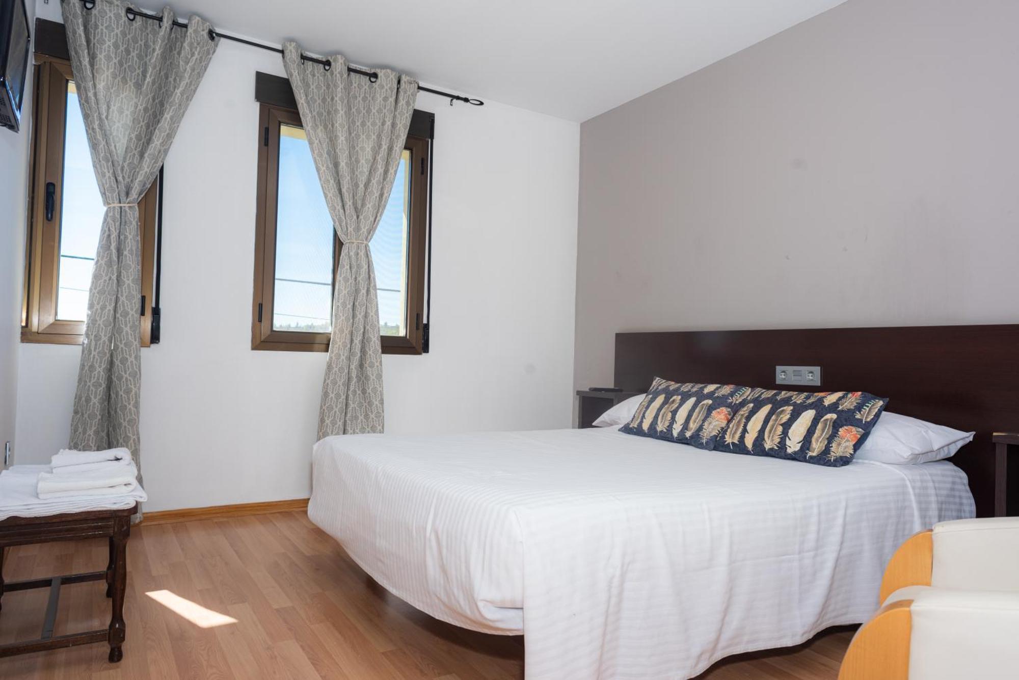 Hostal Venta De Valcorba Сория Екстериор снимка
