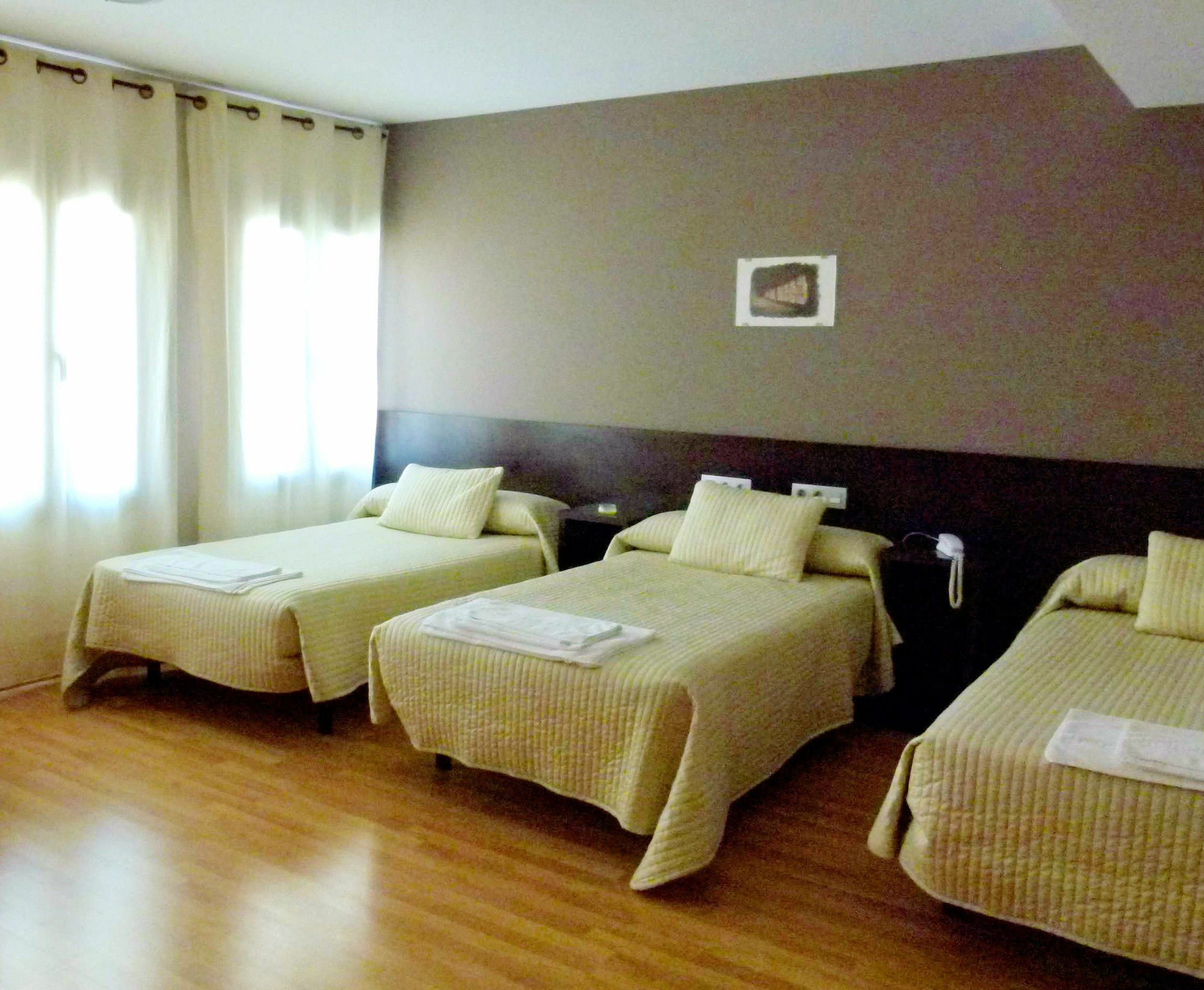Hostal Venta De Valcorba Сория Екстериор снимка
